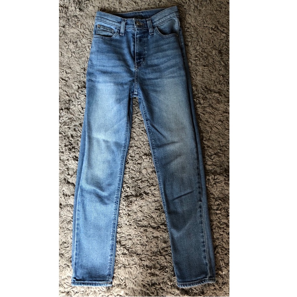 Super high waisted skinny BDG jeans!